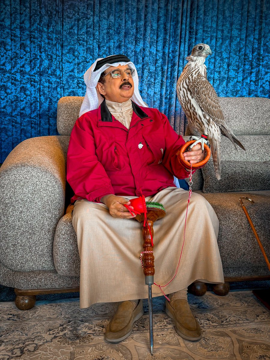 azizbh7r's tweet image. لقطة ملكية 💙👑🇧🇭

#حمد_بن_عيسى_آل_خليفة #البحرين