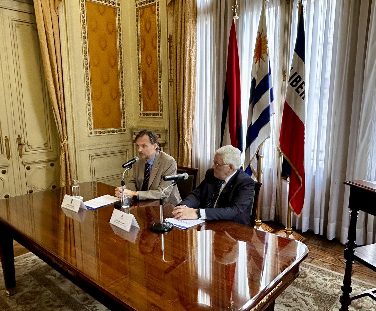 #Hoy el PNUD y la Suprema Corte de Justicia firmaron un Memorando de Entendimiento para fortalecer el Estado de Derecho y el acceso a la justicia. 

La firma estuvo a cargo de John Pérez Brignaini, presidente la SCJ, y Stefano Pettinato, representante del PNUD.
<a href="/PJudicialUY/">Poder Judicial UY</a> 🧵