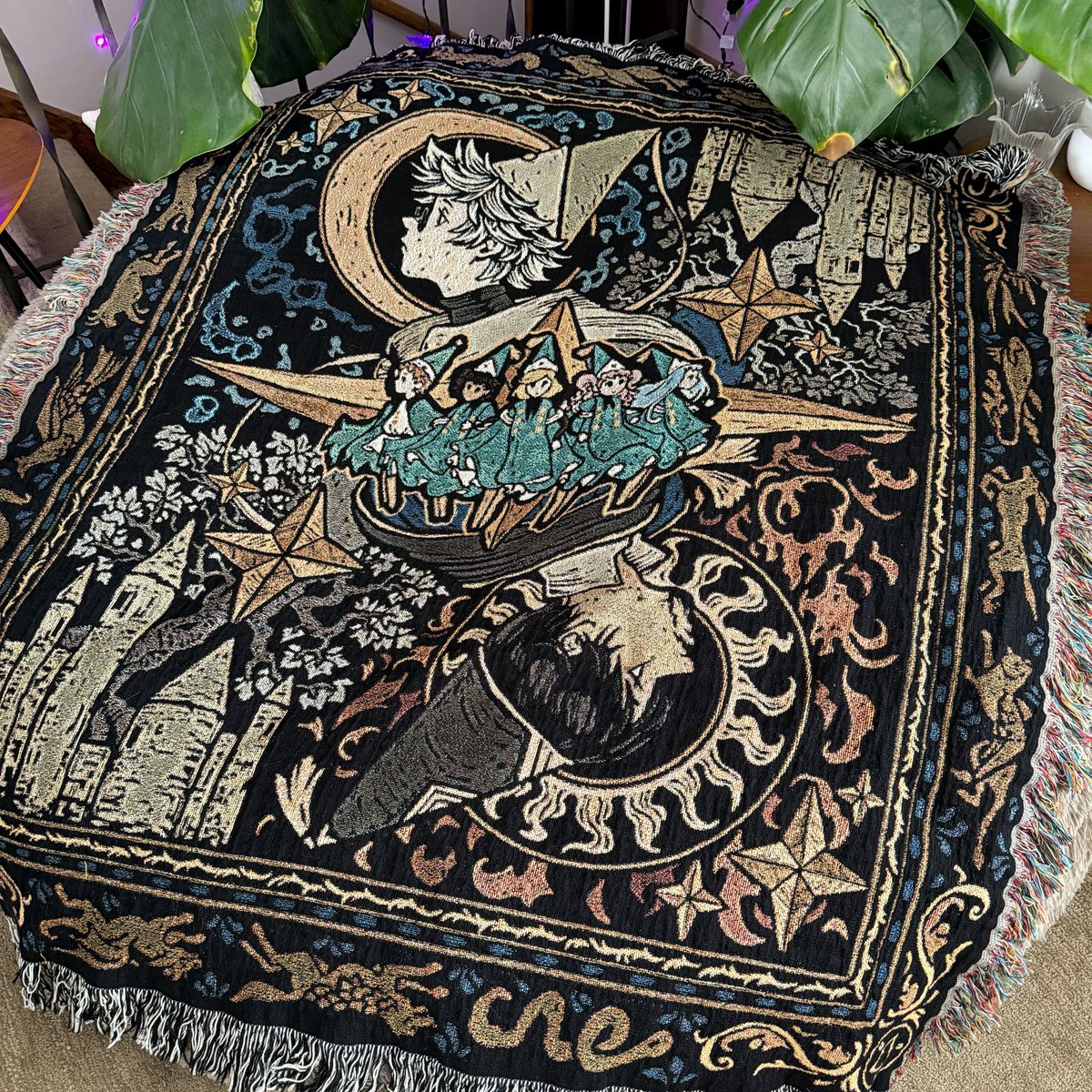 My Witch Hat Atelier tapestry blanket is now available! *NOT* guaranteed to reach you by Christmas, but I thought I’d list it as early as I could all the same 🌱 smurfee.com