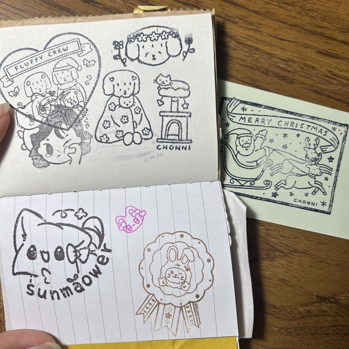 ออกบูธรอบนี้สิ่งที่ชอบที่สุดยกให้อันนี้เยย 😭💕 ปั๊มสนุกมากมายในที่สุดสมุดที่ทำไว้ได้ใช้งานแล้ว มีฟามสุข แงง ㅜㅡㅜ