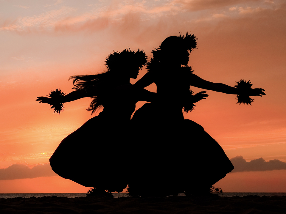 Celebrate the holidays with the Holiday Hula Showcase on December 13th at 3:00 PM! Enjoy the showcase at Midtown Church for a night filled with cheer and holiday magic just 9 mins away from Embassy Suites. #HolidayHula #EmbassySuites
bit.ly/3LxmKrN