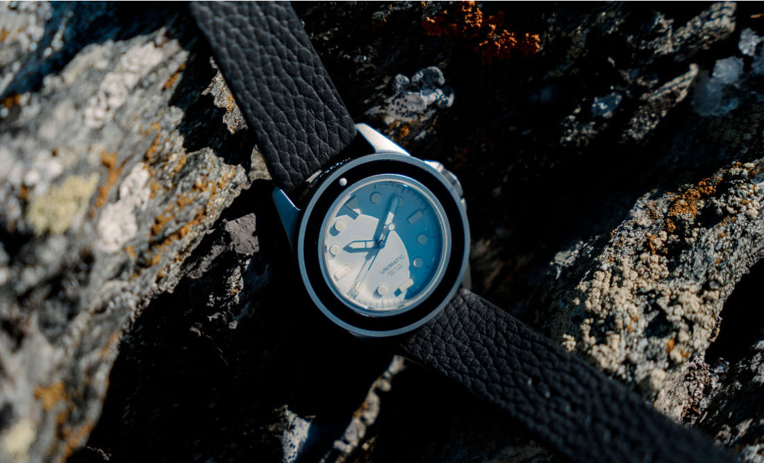 MrStateless's tweet photo. Unimatic drops two new Alpine-inspired limited editions: the Modello Uno UT1-GO & Modello Cinque UT5-AS ❄️🔵🏔️
Minimalist design, rugged build, and new Unilight dial markers.
Full details on https://t.co/XlKiBZ0m0b 🔗
#Unimatic #Watches #MicrobrandWatch #WatchFam #Horology https://t.co/H12quKF5u9