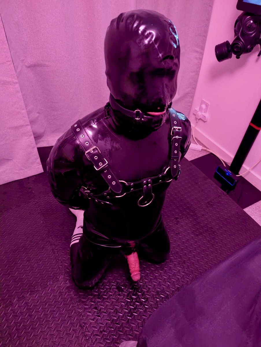 Rubber_Maxxx's tweet photo. My Top 4 Pics of 2025 

Quote this tweet with yours 😈😏 https://t.co/uLIb8jCmnf