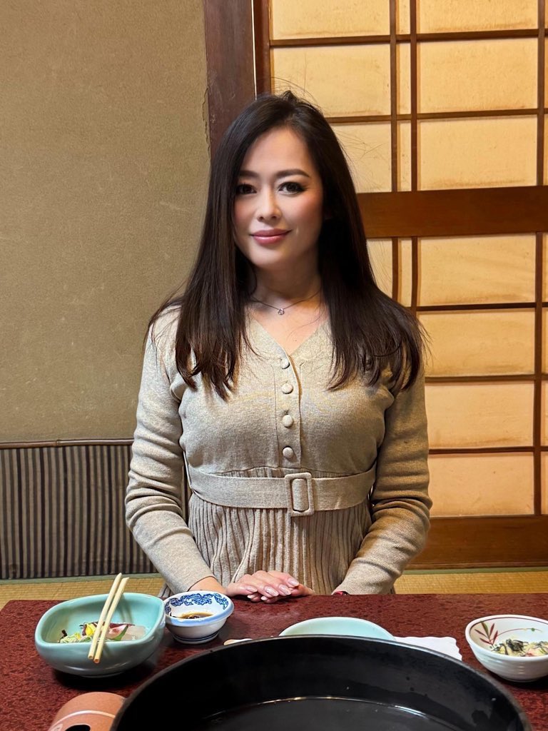 めるもも merumo think tank 1人忘年会です😋 すき焼き美味しかった🤗