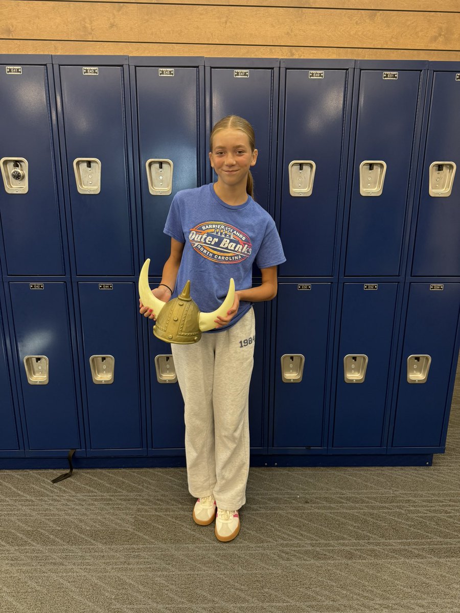 Congratulations to Kendal Taylor! She is the 7th Grade Vikings Student of the Week! Kendal has been very motivated and focused in class and has been working hard and doing a great job! 👏 👏