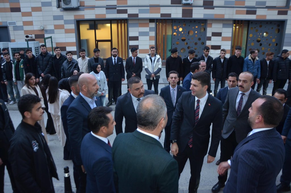 Ülkü Ocakları Çorum İl Başkanlığımızı ziyaret ederek ülküsünü şuurla taşıyan kıymetli ülküdaşlarımızla bir araya geldik. 🐺

Türk gençliği; sağlam duruşu ve yüksek hedefleriyle geleceğimizi şekillendirecek iradenin adıdır. 🇹🇷