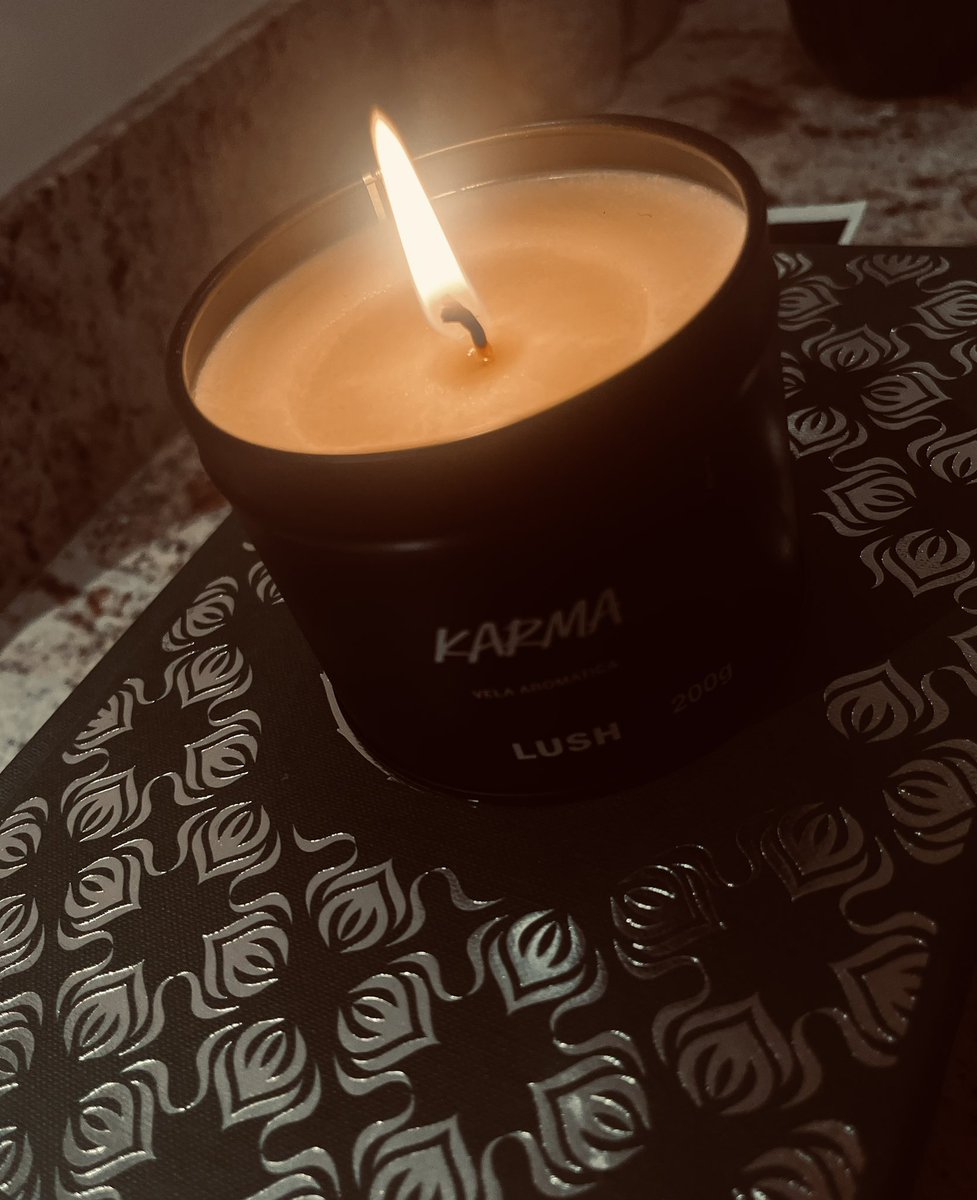 MRexech's tweet image. Enamorada de estas velas ….
Karma / Lush
