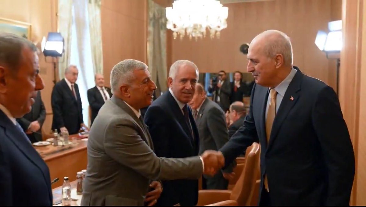 farisozdemirr's tweet photo. TBMM Başkanımız @NumanKurtulmus ile bir araya gelerek Terörsüz Türkiye sürecine dair görüş ve önerilerimizi paylaştık.
Sayın Başkan’ın sürece verdiği güçlü destek ve ortaya koyduğu kararlılık, bizlere de moral ve umut verdi.

Toplumun adalete olan güvenini yeniden inşa ederek demokratikleşmeyi güçlendirmek hepimizin ortak sorumluluğudur.

Zor dönemlerde bölgemizde siyaset yapan biri olarak, bugün Türkiye’nin ulaştığı huzur ve kardeşlik ortamının kıymetini çok iyi biliyorum. Bu sürecin bu kez mutlaka başarıya ulaşacağına yürekten inanıyorum.
