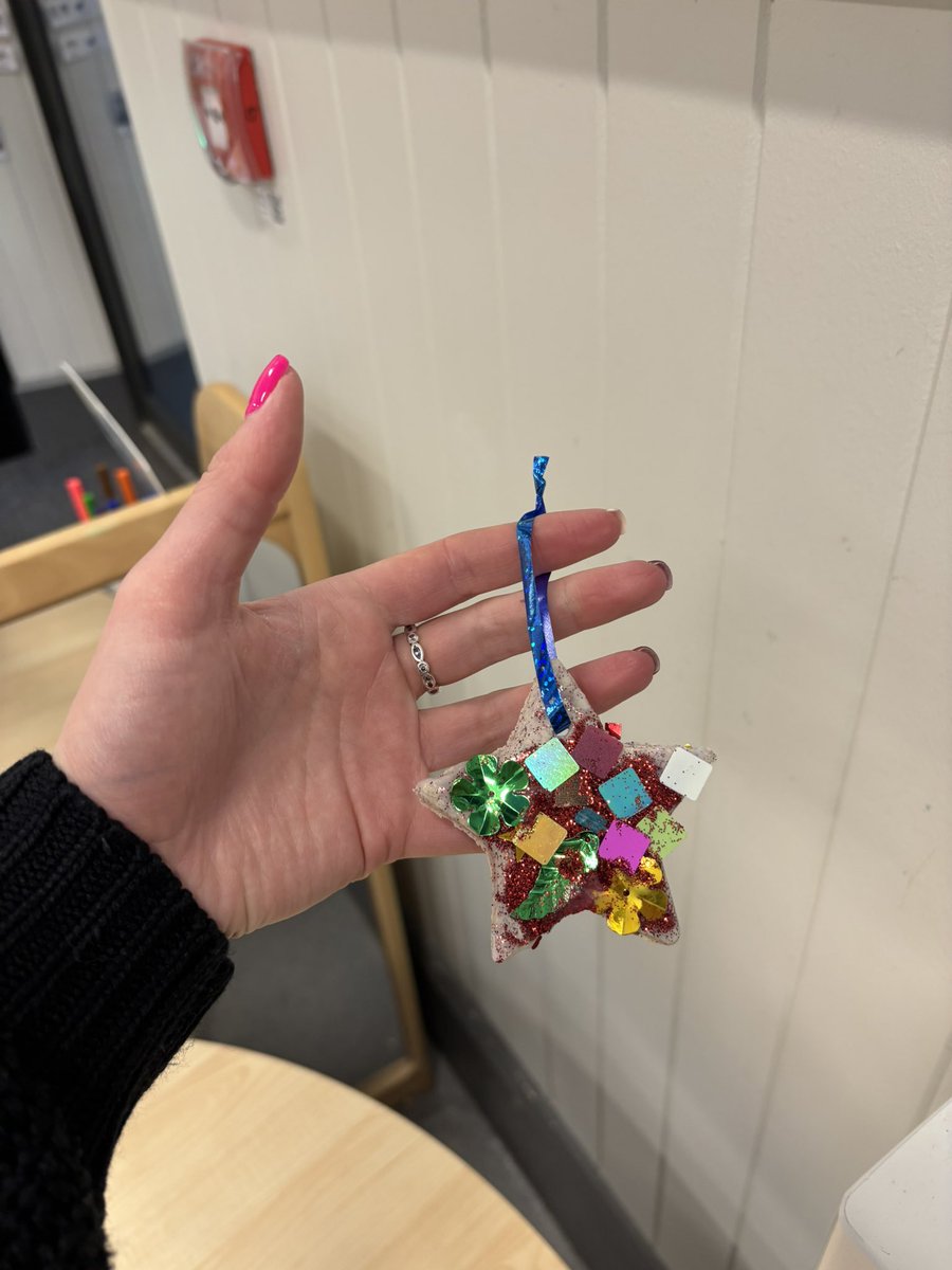 Miss Nicholson tweet media