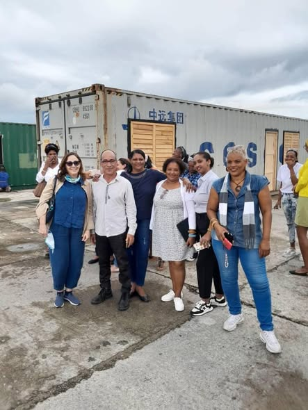EPROMAP's tweet photo. Visita de las diputadas de la @AsambleaCuba de la capital a EPROMAP para chequear los avances del proyecto de viviendas modulares mediante viviendas con contenedores.
A paso firme continuamos dando respuesta a la tarea encomendada por el Gobierno de La Habana.
#EPROMAP #MICONS https://t.co/tH6tulVk5u