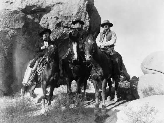 PamRecruit's tweet image. December 10, 1886 birthday #VictorMcLaglen who starred in #FortApache, #TheQuietMan, &amp;amp;  #TheSportofKings, where he looks out for his young ward &amp;amp; her #racehorse.  #horselovers  might like the #Awardwinning #picturebook The #Horse Who Wanted to Fly #HolidayShopping #TrueStory