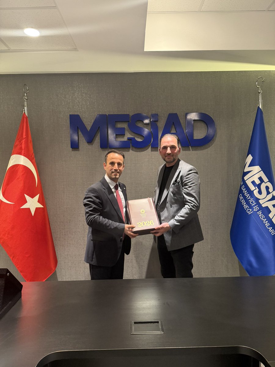 Mesiad’ın yeni Başkanı Ufuk MUSLU’uyu ziyaret ederek hayırlı olsun dileklerimizi ilettik.

Kendilerine görevlerinde başarılar diliyor, iş dünyamız için ortak akıl ve iş birliğiyle güçlü projelere imza atacağımıza inanıyorum.

Kendisine misafirperverlikleri için teşekkür eder,