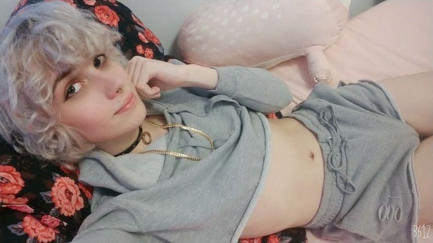hanapups's tweet photo. VID SOLD! cute trans teen makes porn on her phone 🔥 Check it out! https://t.co/Awg9sp3xdC #MVSales @manyvids https://t.co/tuSKEFR0SC