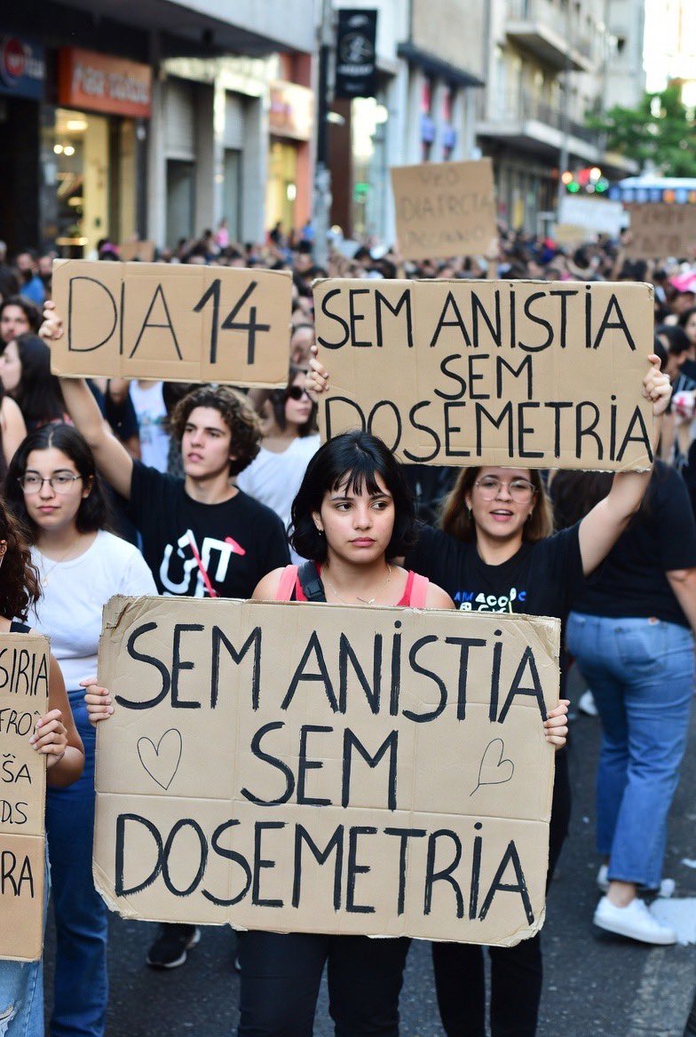 DIA 14 POVO NAS RUAS
SEM DOSIMETRIA 
SEM ANISTIA
CONGRESSO INIMIGO DO POVO BRASILEIRO