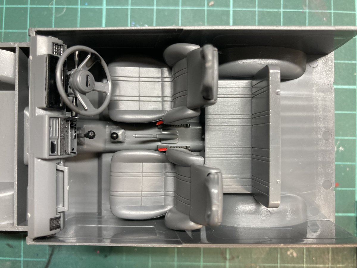 FSPEED8's tweet image. ハセガワ スズキ ジムニー 完成🎉 

ボディカラーは －　ベージュに全塗装したイメージで製作💡

#スズキ 
#ジムニー 
#JA11
#ハセガワ 
#プラモデル 
#カーモデル 
#完成品        

CA00143