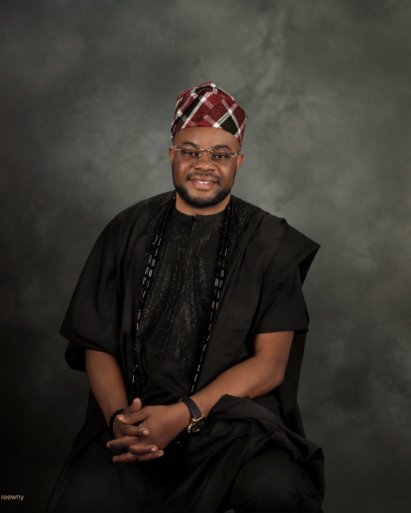 FavorGrace90's tweet image. Still your day My King ❤️👑. Check out that delicious yummy naija tasty cake😋😁