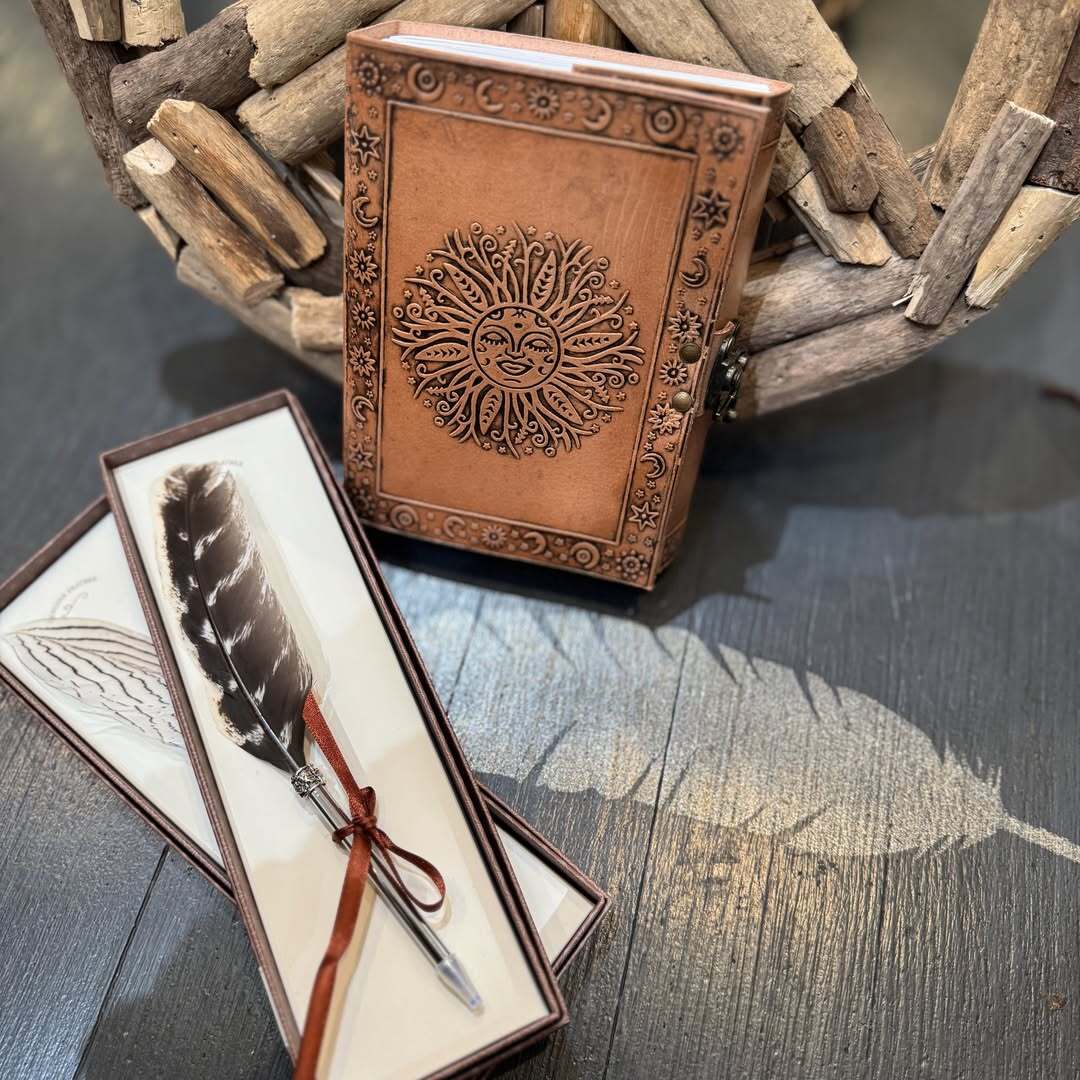 Artisan jewelry, textiles, and gifts from coast to coast—Personal FX is full of finds for the season. Right in the heart of Main Street. 

A strong stop on any holiday stroll through downtown.

pfxshowroom.com

#DowntownHMB #PersonalFX #SupportDowntown