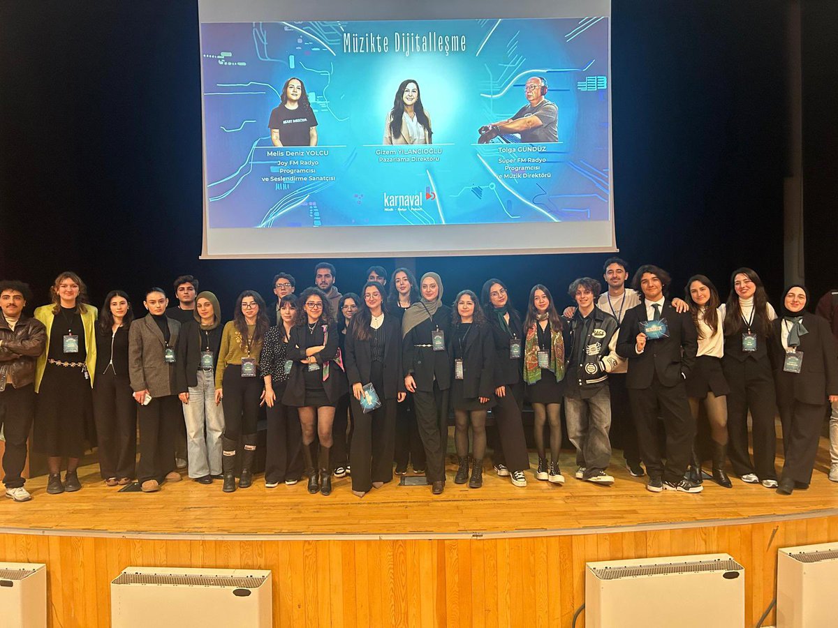 Danışmanlığını bölümümüz öğretim üyesi Prof. Dr. Tülay Yıldırım’ın yaptığı MİNT Kulübü tarafından 3 Aralık’ta kampüste düzenlenen ve çok sektörlü dijitalleşmeyi odağına alan "Multidijitalleşme" zirvesi, farklı sektörlerdeki dijital dönüşümün güçlü bir yansıması olmuştur.