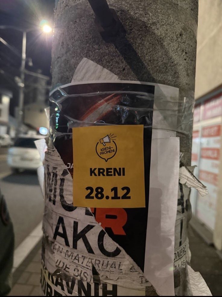 KPromeni's tweet image. Poslata nam je slika na kojoj se vidi logo Kreni-Promeni sa pozivom na studentski protest.

Kreni-Promeni nije štampao, niti distribuirao ovakav materijal i očigledno se radi o zloupotrebi i lažnom predstavljanju kako bi se u javnosti stvorila sumnja i polemika kako Kreni-Promeni…