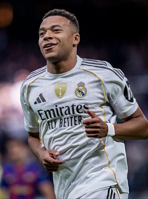 27Sports_Digest's tweet photo. 🚨⚪️ SPORTSDIGEST UPDATE:
Kylian Mbappé has been named in Real Madrid’s matchday squad for the showdown against Manchester City,  a major boost ahead of the clash.

As anticipated, Eduardo Camavinga remains unavailable.

#SportsDigest #RealMadrid #Mbappe #UCL #FootballNews https://t.co/szlbYkTBuX