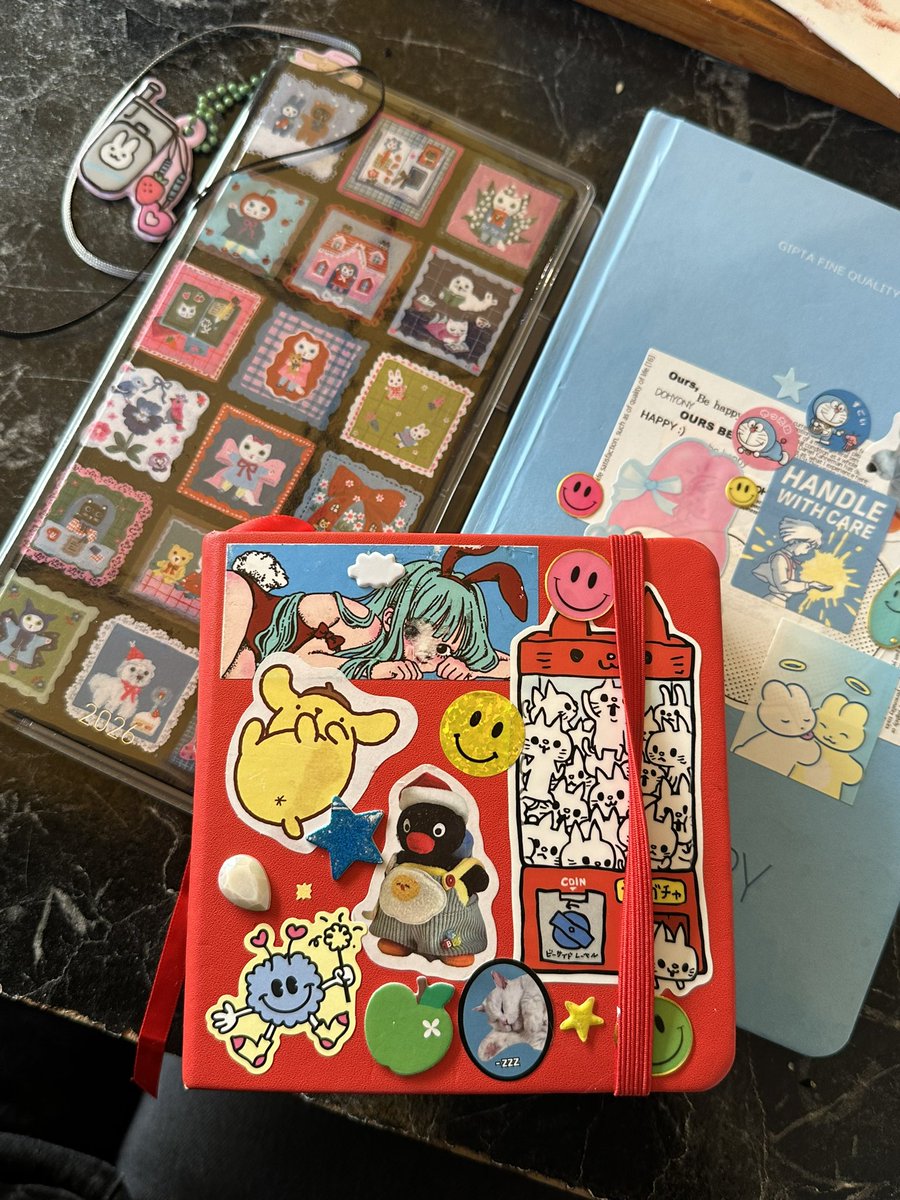 durawss's tweet image. just an insane person who goes to get coffee with 3 different notebooks just in case