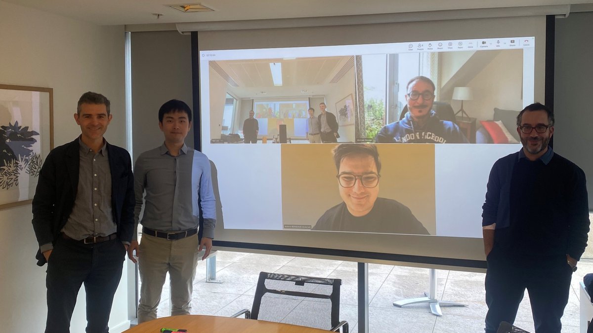 LSEGeography's tweet photo. Congratulations to Jingyuan Zeng, PhD candidate in Economic Geography, on passing his viva with no corrections - a great achievement! 🎉😊

@ndrlee #partofLSE https://t.co/zvsoeZ1dli