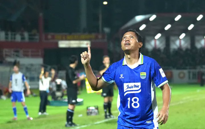 IndosFC's tweet image. 🚨 QUALIFIED TO KNOCKOUT R016 🚨

🇮🇩PERSIB dipastikan lolos ke Fase Gugur 16 Besar atau 8 Besar Wilayah Timur AFC Champions League Two 2025/26 (2nd tier)!

Maung Bandung memastikan tiket lolos ke Fase Gugur usai menang di laga terakhir Fase Grup G kontra 🇹🇭Bangkok United dengan…