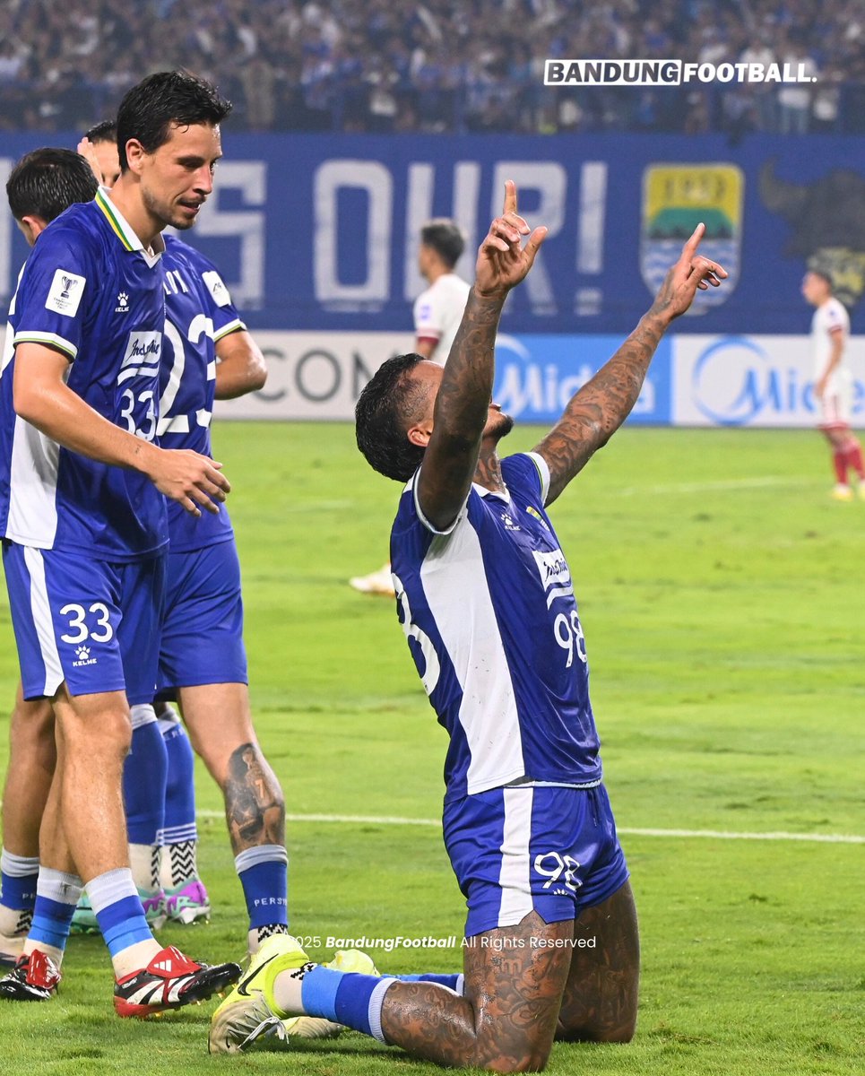 RAMON TANQUE, 2 GOALS IN 2 GAMES, 2 CRUCIAL GOALS!

#BandungFootball #BFCOM #PersibDay #Persib #Bobotoh #ASIALEVEL