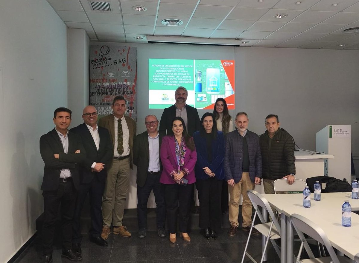 ✅En el día de ayer celebramos en el <a href="/ParqueJoyeroCor/">ParqueJoyero Córdoba</a> una reunión de trabajo en el marco del #EstudioDiagnóstico del Sector Electro y Hogar en Andalucía que desde AAEL/FAEL estamos llevando a cabo.
<a href="/EmpleoJunta/">Consejería de Empleo, Empresa y Trabajo Autónomo</a> 

Más info👇
fael.es/aael-fael-elab…