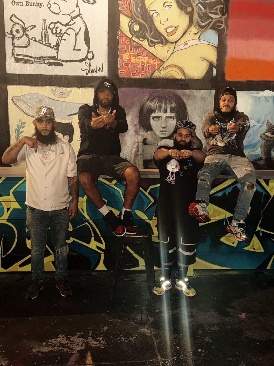 TeflonHoot's tweet image. ZINGERS TAKE OVER THE YAMS 🍽️💰🏖️

#GUNNBASEL #ZINGERS #ONDOGZ