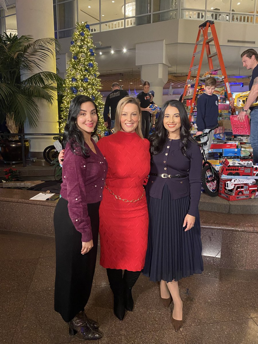GlobalBC's tweet photo. We’re live at the #panxmaswish breakfast at the @panpacificvan this morning! Come down, bring an unwrapped toy for the @LMCBureau @SoniaSunger @KOwsianski @safeeyapirani https://t.co/GxR8tBWK8G