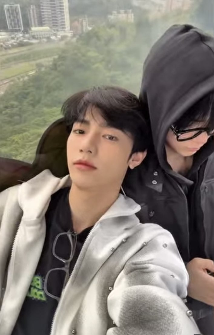 kaye 📼 saw zb1 tweet media