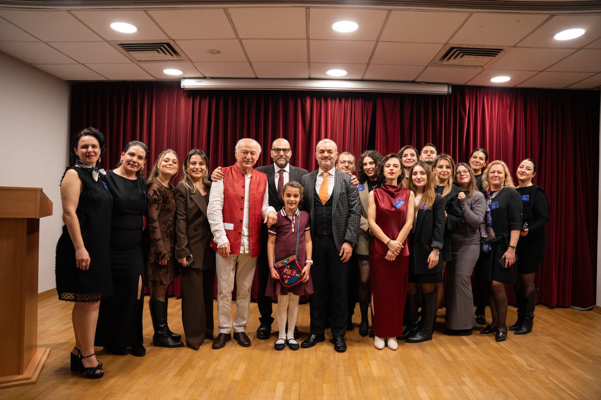 FEST Travel tweet media