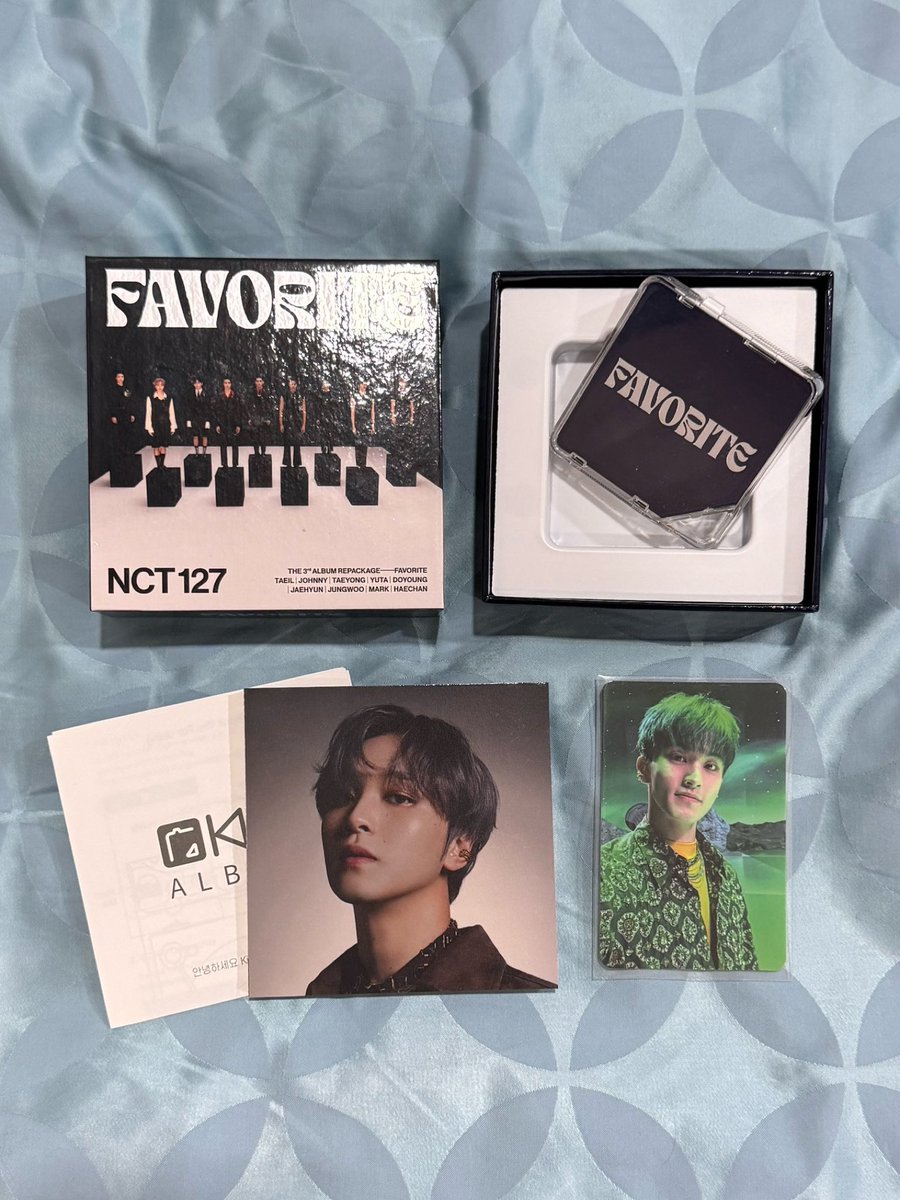 standbylee_'s tweet photo. พร้อมส่ง/wts🤍🌟

มาร์ค mark คิโนะ kihno
favorite  (poetic ver) แสงเข���ยว 200 บาท
hello future (future ver) 200 บาท

อุปกรณ์ครบ ได้ทั้งการ์ด+คิโนะ
ราคารวมส่งแล้ว🚗💨

รับผ่อน/มัดจำ/วอลเลท
สนใจ dm มาขอดูเพิ่มเติมได้เลยค่า🙇🏻‍♀️
#ตลาดนัดnct #ตลาดนัดอซท https://t.co/1GvMLoMmp8