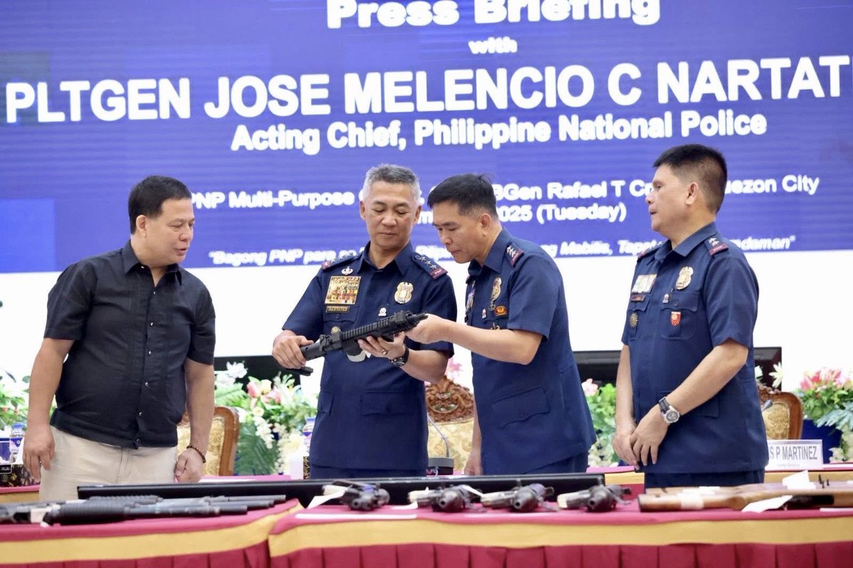 PcadgB's tweet photo. LOOK: This morning at the Multi-Purpose Center, Camp Rafael T. Crame in Quezon City, the Philippine National Police (PNP) conducted a Ceremonial Turnover and Press Briefing for the voluntary surrender of loose firearms. 

Source: https://t.co/laXzSyvz0x https://t.co/hX0FKKC8u1