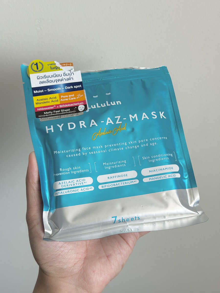 jjdoesitwork's tweet photo. lululun สีฟ้ามี azelaic acid เป็นแอคทีฟ hidden gems ที่ไม่ค่อยมีใครสนใจ เด่นเรื่อง หน้าเนียน ผิวเรียบ รูขุมขน สิว รอยสิว คือรับจบหมดเรื่องสิว อ่อนโยนกว่า bha แต่ไม่ค่อยเห็นแบรนด์ไหนใส่เท่าไร ตปท. เริ่มเอามาใส่มากขึ้นแล้ว บ้านเราจดทะเบียนเป็นยาอาจจะหาใน สกค. ยาก แต่ lululun มีจ้า ช่วงที่เป็นสิวบ่อยๆ หรือรู้สึกว่าผิวขรุขระไม่ค่อยเรียบ ต้องผลัดเซลล์ซะหน่อย รูขุมขนกว้างก็ใช้ตัวนี้ ถ้าใช้ตัวนี้แล้วก็ไม่ต้องใช้ bha หรือยาสิวแล้วนะ วันไหนใช้ก็เว้นไป อาจจะระคายเคืองได้ สิวหายหน้าไม่แห้ง รูกระชับ ผิวเรียบ จบ 

📍https://t.co/6YIvpU6qj6