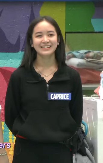 ganda mowm, kaninong jacket 'to?! hindi naman ganito jacket ni caprice?! 
#PBBCollab20Letters