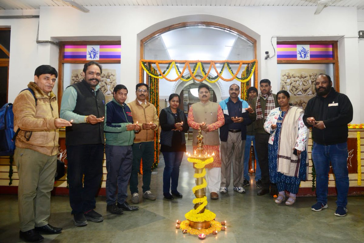 nsd_india's tweet photo. From vibrant rangoli and blooming flowers to warm, glowing lights, the campus radiated festive energy and cultural pride.

NSDians are truly honored to see one of India’s greatest festivals receive this global recognition. 🇮🇳✨
@gssjodhpur @AmritMahotsav @MinOfCultureGoI https://t.co/xGmUOkEI9o