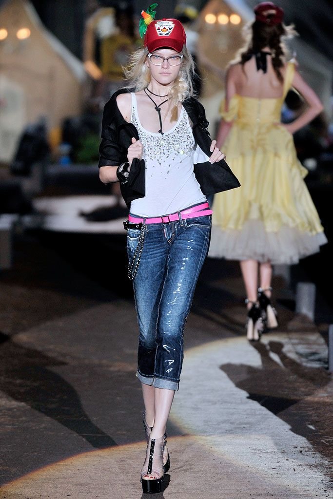 Dsquared2 SS 2010
old comm ; ]

#Roblox #RobloxFashion #Robloxart #robloxclothing #robloxdesigns #RTCdesigner