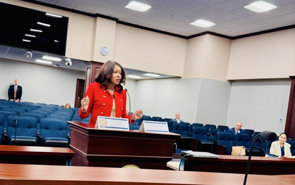 Sia Baker Barnes tweet media