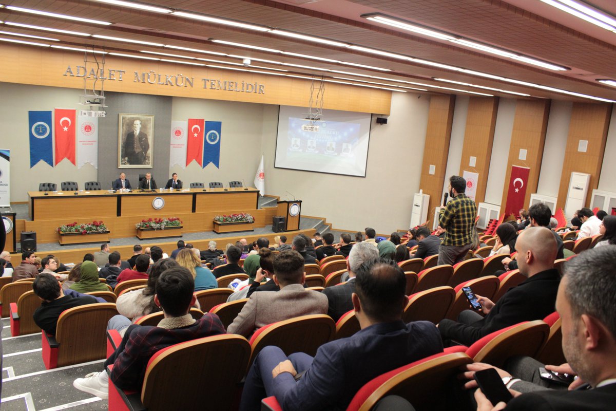 Ankara 2 No’lu Barosu tarafından düzenlenen Spor Hukuku Eğitimi; TBMM Anayasa ve Adalet Komisyonu Üyesi Milletvekili Sn. Av. Yücel BULUT, TBMM Spor Komisyonu Üyesi Milletvekili Sn. Saffet SANCAKLI ve Sn. Prof. Dr. Tekin ÇOLAKOĞLU’nun sunumlarıyla gerçekleştirilmiştir.

Değerli