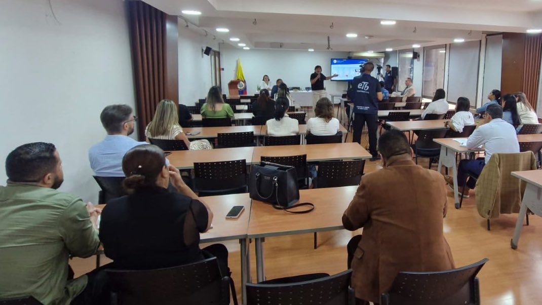 🟦⚖️ Inicia en Medellín el Taller de Jurisdicción Especial Indígena, espacio formativo con magistrados y jueces de Antioquia para abordar desafíos y buenas prácticas de articulación judicial.

🎥 Siga la transmisión en vivo 👉 acortar.link/YebKvR