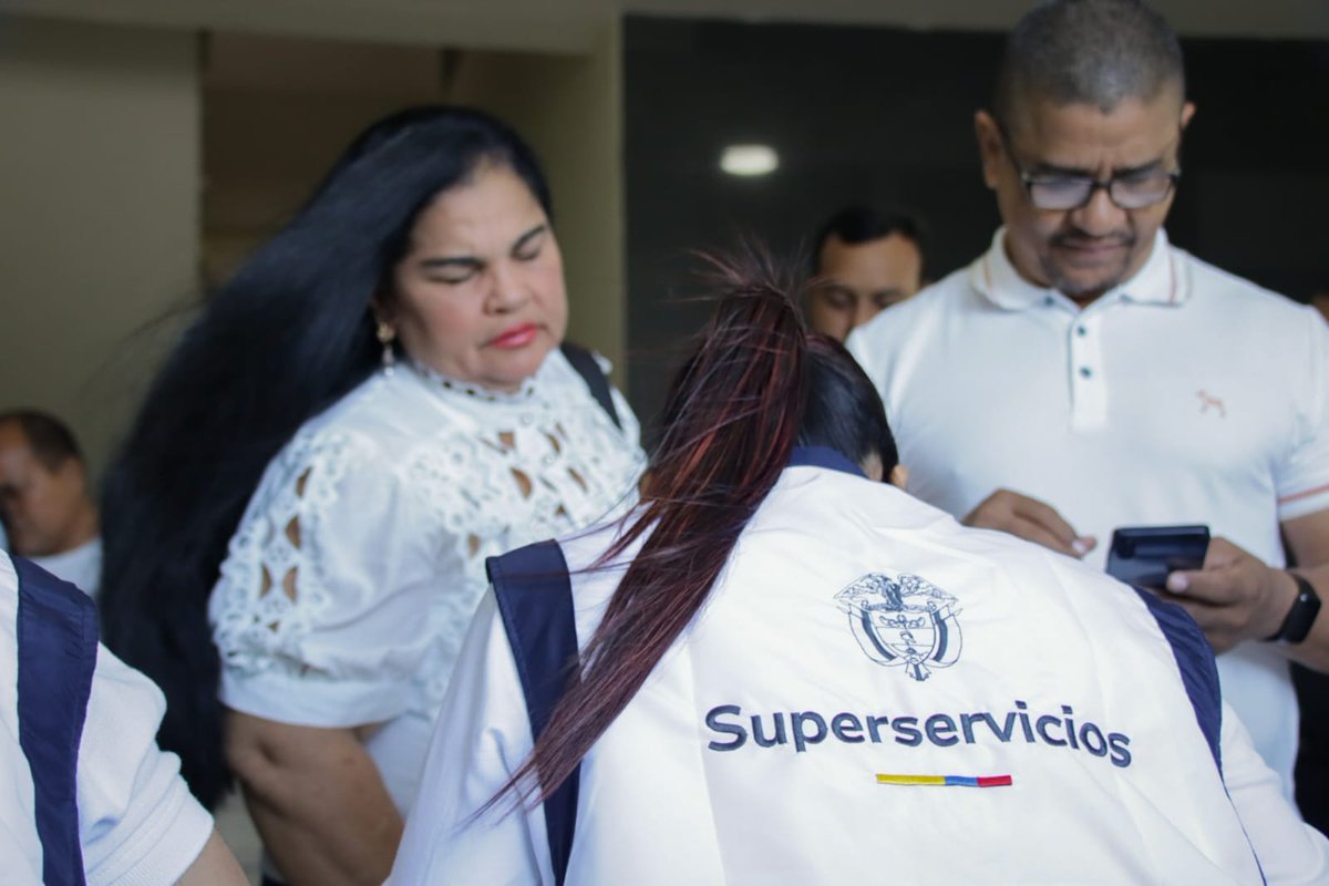 El superintendente Felipe Durán Carrón (<a href="/felipedurancarr/">Felipe Durán Carrón</a>) lidera a esta hora en Barranquilla  un nuevo encuentro de la Red de Comunidades por el Control Social, un espacio de la Superservicios para fortalecer la participación de los usuarios, vocales de control, autoridades