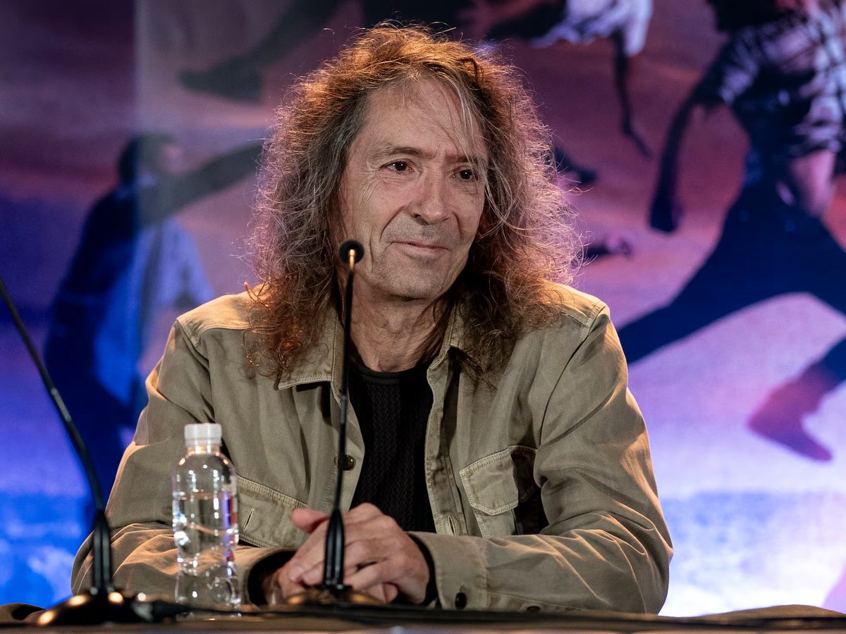 Concretaste la fecha de tu muerte pero Satan te quería tanto como Dios y te ha llevado antes de tiempo.

Hoy, 10 de diciembre de 2025, no deja de llover y la gente normal habla de ti.

#robe #extremoduro 

Texto completo 👇🏻

instagram.com/p/DSEznkoCMcy/…