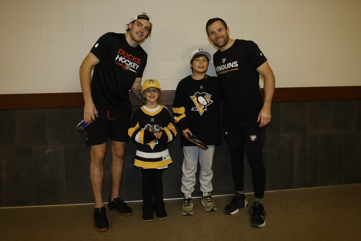 Bryan Rust joined Leo Carlsson’s Friends meetup last season in Anaheim, as he had helped inspire the initiative. The Ducks forward returned the favor in Pittsburgh last night.