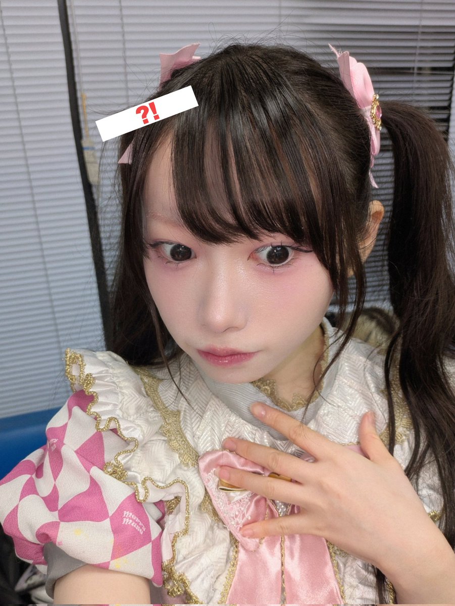 りおら りおら様以外購入❌ 寝り〜🌙𖤐⡱ なにかに驚いている、らら( ◜ω◝ )