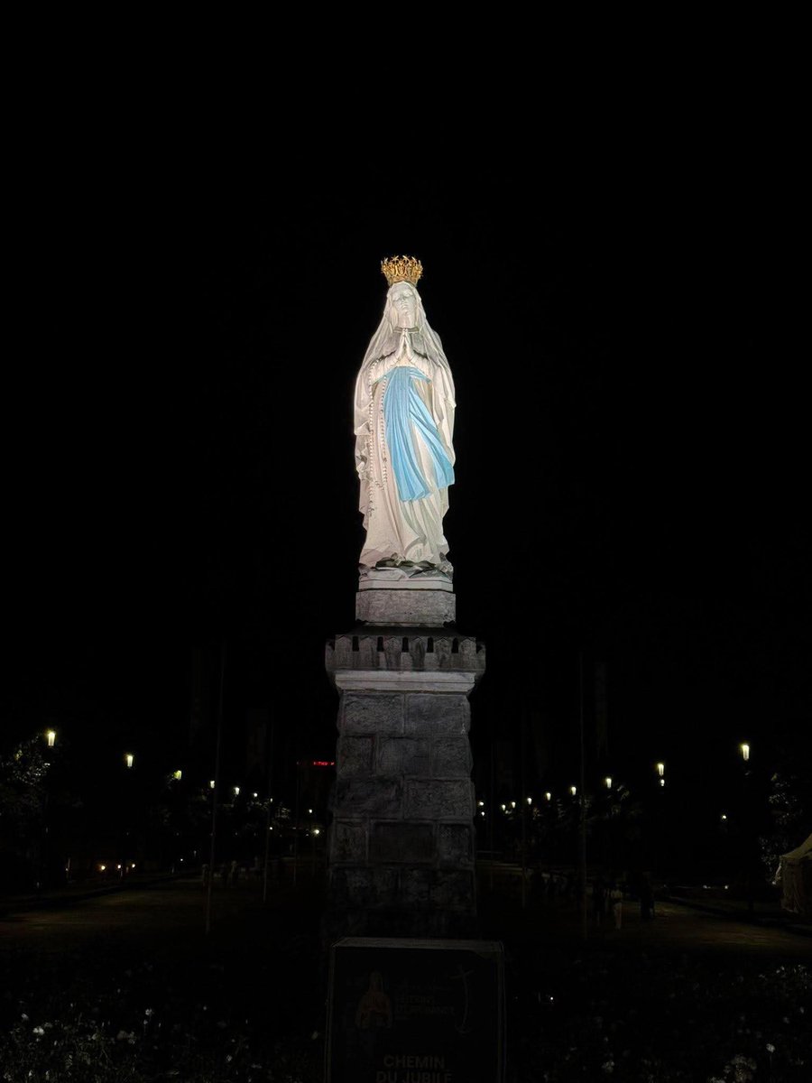 «Si Ella te sostiene, no caerás.»   (San Bernardo)