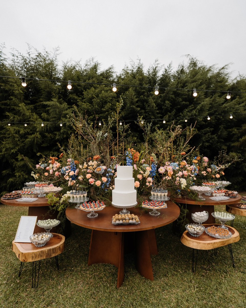 Layers of treats, florals in full bloom and a centrepiece cake that steals the show - this is the kind of wedding day indulgence we live for 🍰 oh, and it's sure to wow your guests! 💥

Ready to make your wedding dreams a reality? Let's go!

#wedding #weddinginspiration