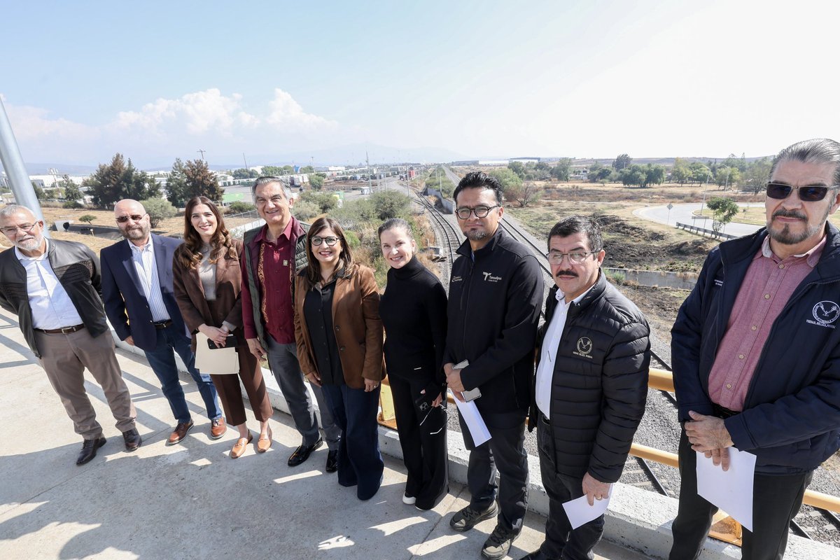 Estuve en el Puerto Interior de Guanajuato, siguiendo una agenda de trabajo que nos permitirá impulsar proyectos estratégicos para Tamaulipas. 
Esta visita reafirma nuestro compromiso de fortalecer el crecimiento económico y logístico de nuestro estado, aprovechando su posición