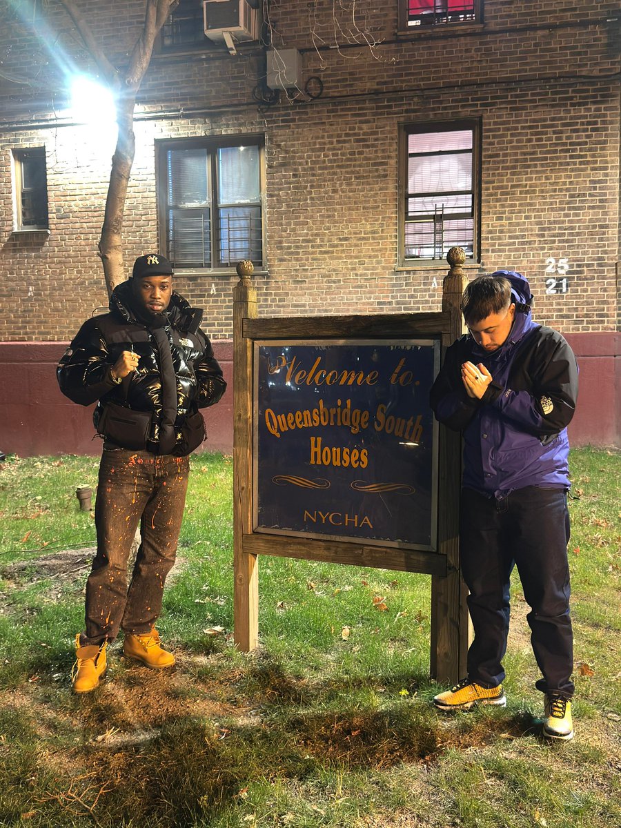 BOBBBY021's tweet photo. QUEENS GET THE MONEY… @Pekeuno1 https://t.co/TuaHD2ouRg